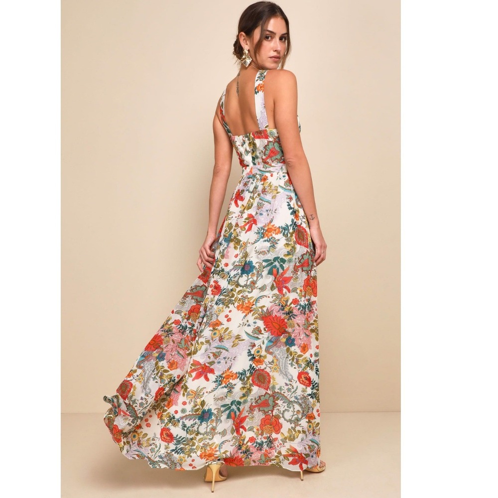 Lulus Floral Paisley Halter Lilja Maxi Dress NTW M Romantic Vacation Bold Boho